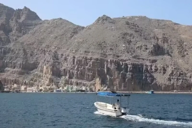 Xung đột tại Trung Đông: Nổ súng vào các tàu sau khi gia hạn lệnh ngừng bắn