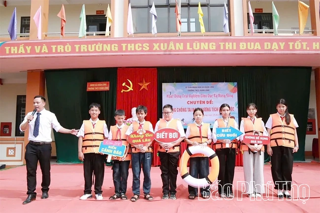 Ngoại khóa “Phòng tránh tai nạn thương tích, đuối nước” - Cách làm thiết thực ở Trường THCS Xuân Lũng