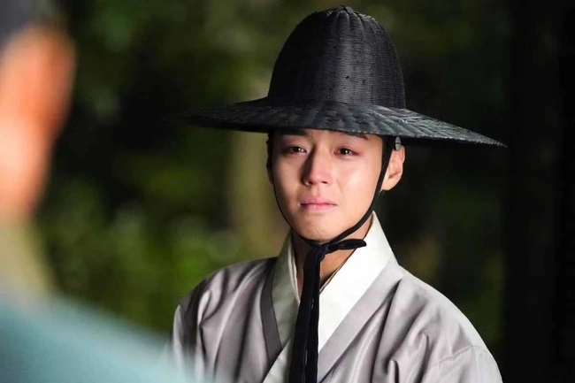 Park Ji Hoon chưa đến Việt Nam đã gây sốt