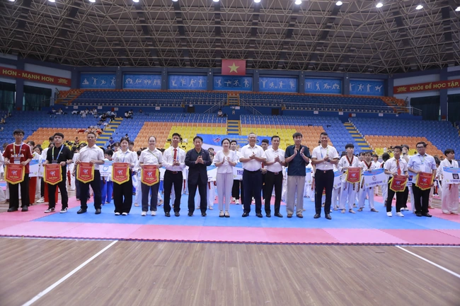Gần 900 vận động viên tham dự Giải cúp liên đoàn Taekwondo tỉnh Phú Thọ mở rộng