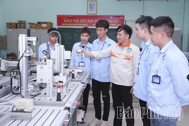 Phú Thọ đẩy mạnh sử dụng AI trong lao động, sản xuất