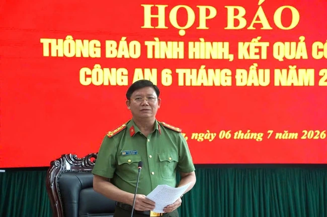 Công an tỉnh Tuyên Quang họp báo, trao đổi thông tin về điều tra vụ điểm Toán cao bất thường