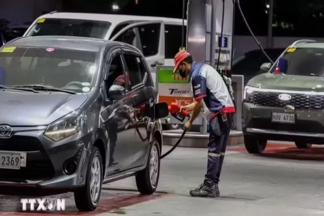 OPEC+ tiếp tục tăng sản lượng dầu mỏ
