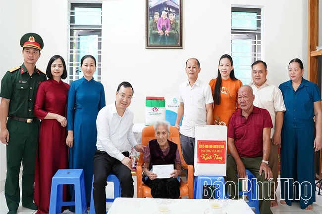 Hai lần tiễn con đi, nỗi đau của người mẹ hóa thành bất tử
