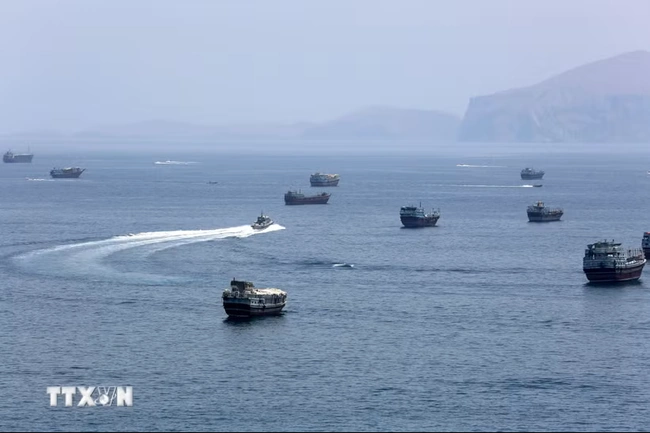 Iran và Oman sắp đạt thỏa thuận về tuyến hàng hải mới tại eo biển Hormuz