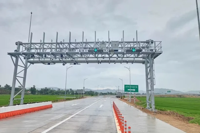 Từ ngày 14/8 bắt đầu thu phí 5 dự án cao tốc đoạn từ Quảng Ngãi-Nha Trang