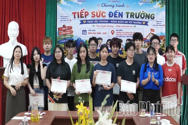 Thung Nai: Nhiều công trình, phần quà tiếp sức học sinh đến trường