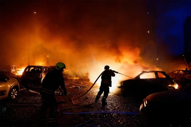Nga phóng tên lửa đạn đạo, loạt vụ nổ lớn rung chuyển Kiev