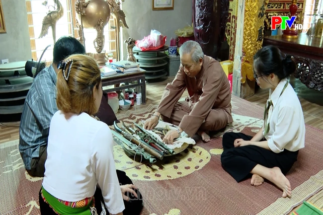 Keepers of ethnic cultural heritage