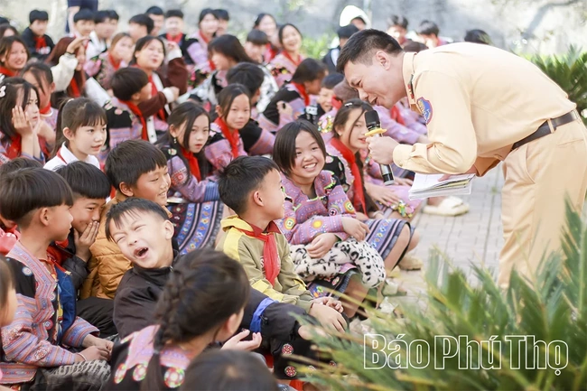 Không để học sinh điều khiển phương tiện khi chưa đủ điều kiện&nbsp;