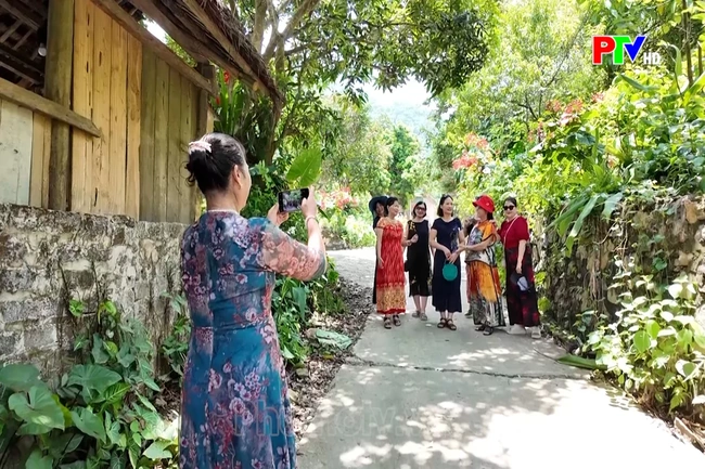 Stories from Muong hamlets