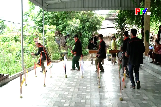 Bell and turtle dances of the Dao ethnic group