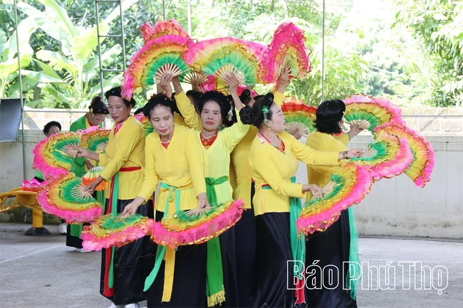 Tuổi cao, gương sáng ở Sông Lô