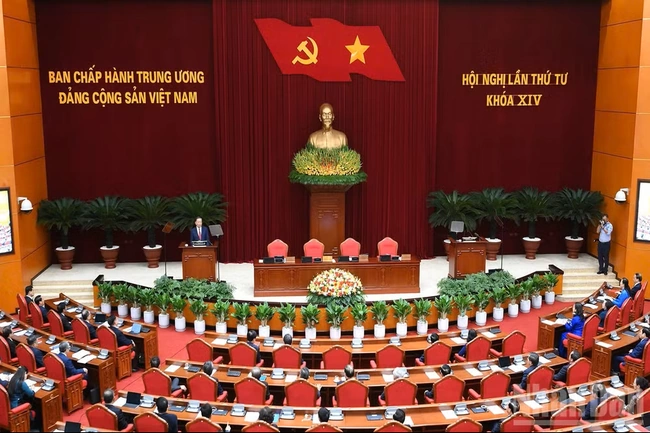 Bế mạc Hội nghị lần thứ tư Ban Chấp hành Trung ương Đảng khóa XIV