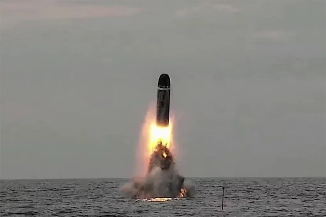 Pháp khai hỏa tên lửa đạn đạo phóng từ tàu ngầm thế hệ mới
