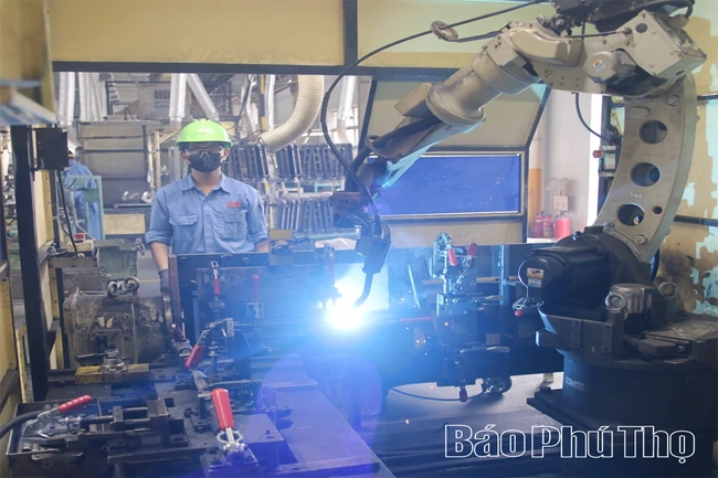 Doanh nhân Đất Tổ thi đua đổi mới phát triển