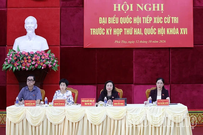 Đoàn đại biểu Quốc hội tỉnh tiếp xúc cử tri 5 xã vùng Tân Lạc