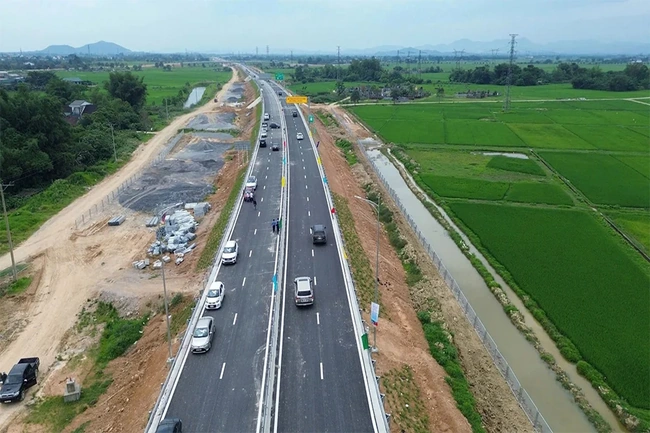 Sẽ thí điểm quy định về tốc độ, khoảng cách trên một số tuyến cao tốc