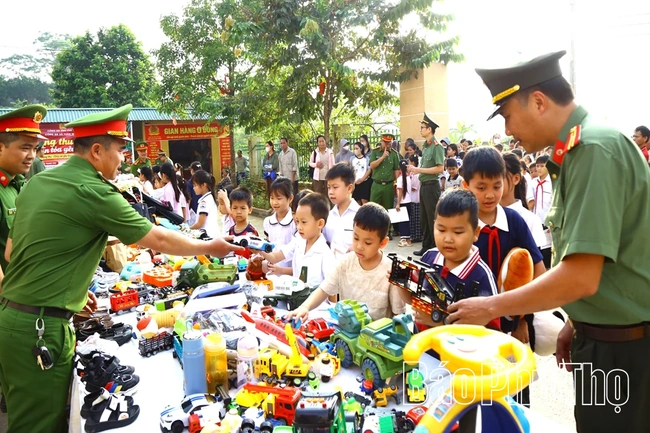 “Gian hàng 0 đồng” - Sẻ chia yêu thương