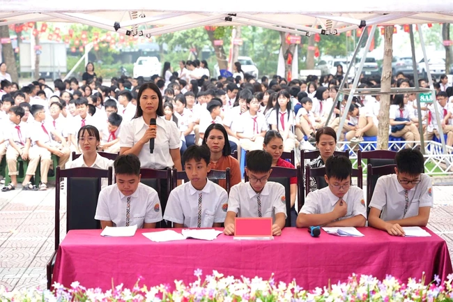 Phê phán để sửa chữa, không phải để phủ định tất cả