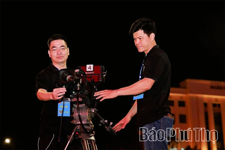 Những nhịp cầu nối đất Tổ với muôn phương