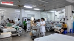 Khi các y, bác sỹ lại trở thành nạn nhân