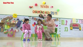 Mẹ của em ở trường... là thầy giáo mến thương