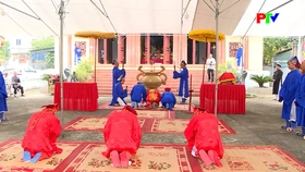 Mâm cơm tri ân hướng về nguồn cội