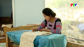 Beeswax drawing: Cultural heritage of the Hmong