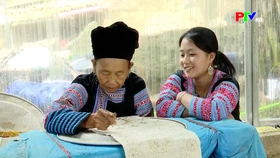 Thổ cẩm người Mông – Nét tinh hoa từ bàn tay người phụ nữ