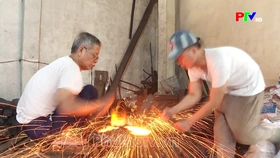 From the fire of blacksmithing to the soul of Mo Muong