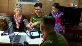 Hành trình số lên bản xa