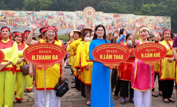 Hội thi làm bánh chưng, bánh giầy: Nét đặc trưng vùng Đất Tổ