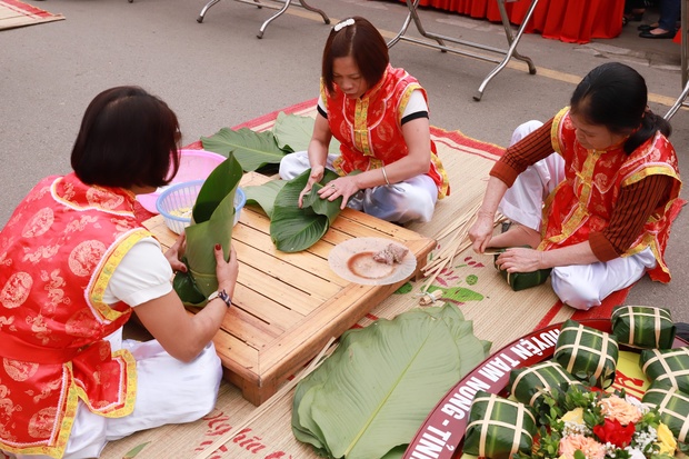 Hội thi làm bánh chưng, bánh giầy: Nét đặc trưng vùng Đất Tổ