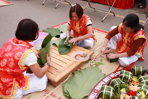 Hội thi làm bánh chưng, bánh giầy: Nét đặc trưng vùng Đất Tổ