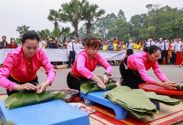 Hội thi làm bánh chưng, bánh giầy: Nét đặc trưng vùng Đất Tổ