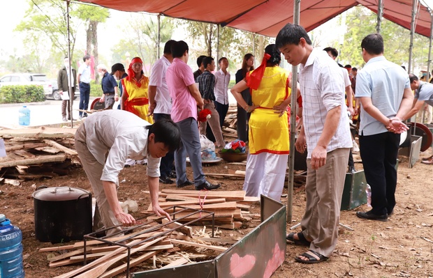 Hội thi làm bánh chưng, bánh giầy: Nét đặc trưng vùng Đất Tổ